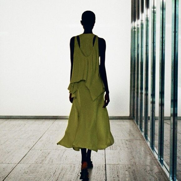 Zara flowy dress with cape limited edition - Picture 5 of 9